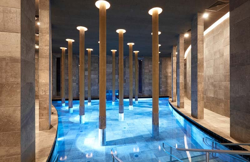 Silent_Spa_Saeulen_Wasser_800_520