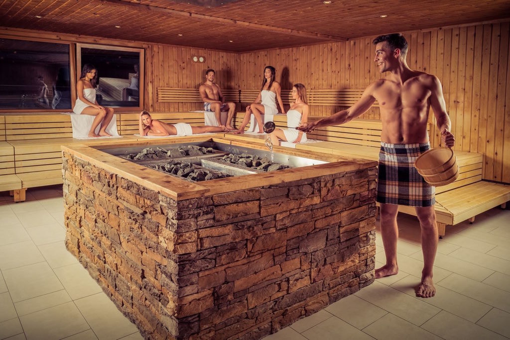 Solebad_Aufguss_Zirbensauna