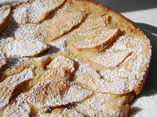 Vegan_Dutch_Baby_with_Pear_(4182759296)