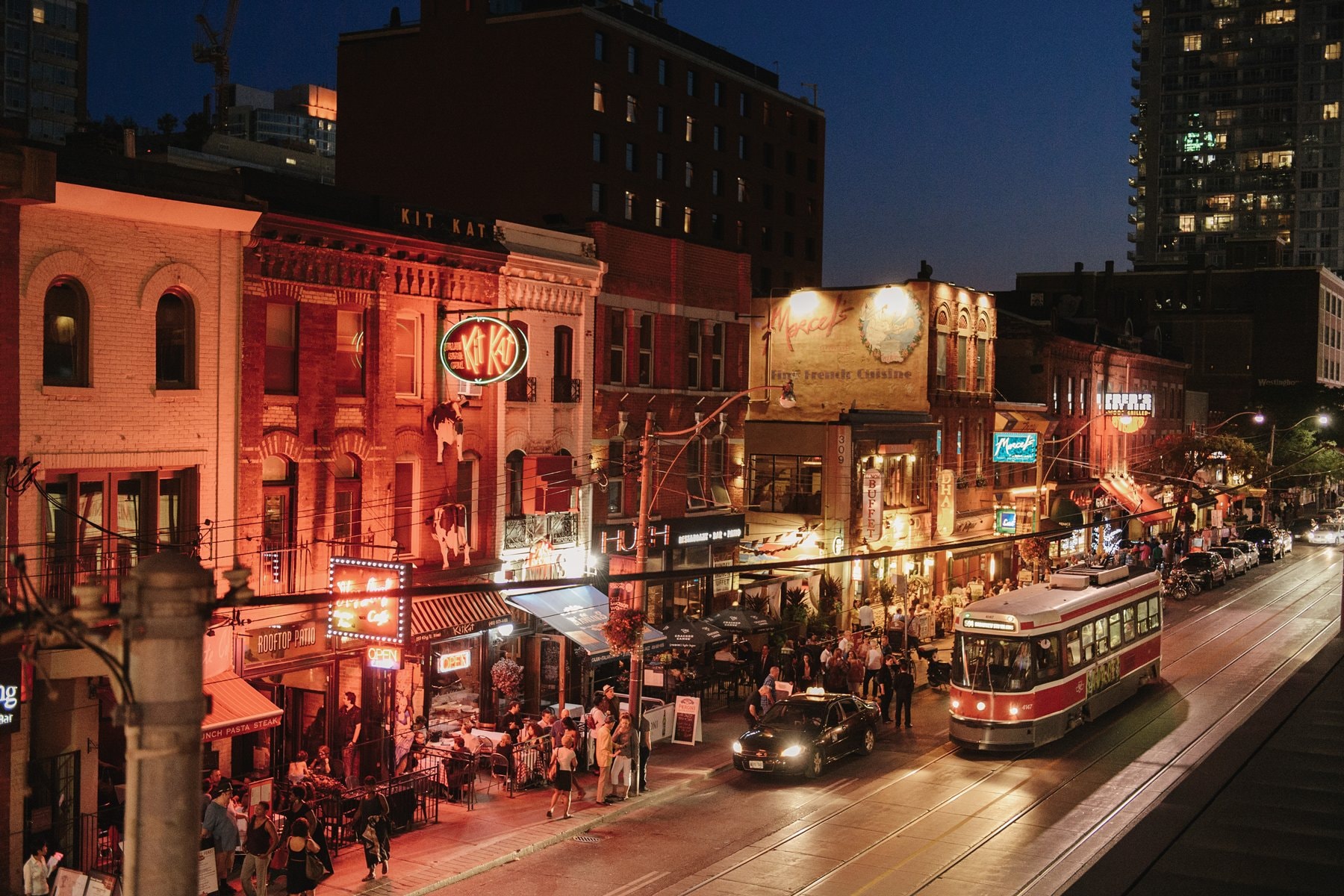 The Coolest Neighborhoods In Toronto Toronto S Entertainment District King West Otmpc