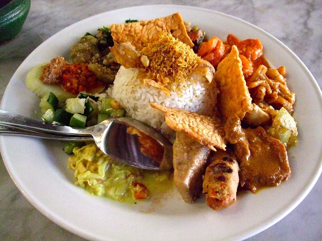 1024px-Made's_Warung_Nasi_Campur