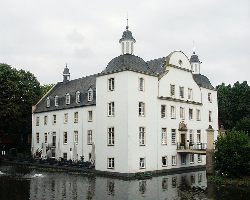 800px-SchlossBorbeck01