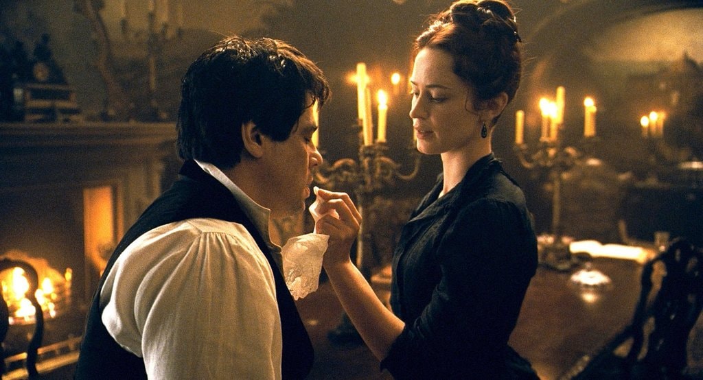 benicio-del-toro-emily-blunt-the-wolfman