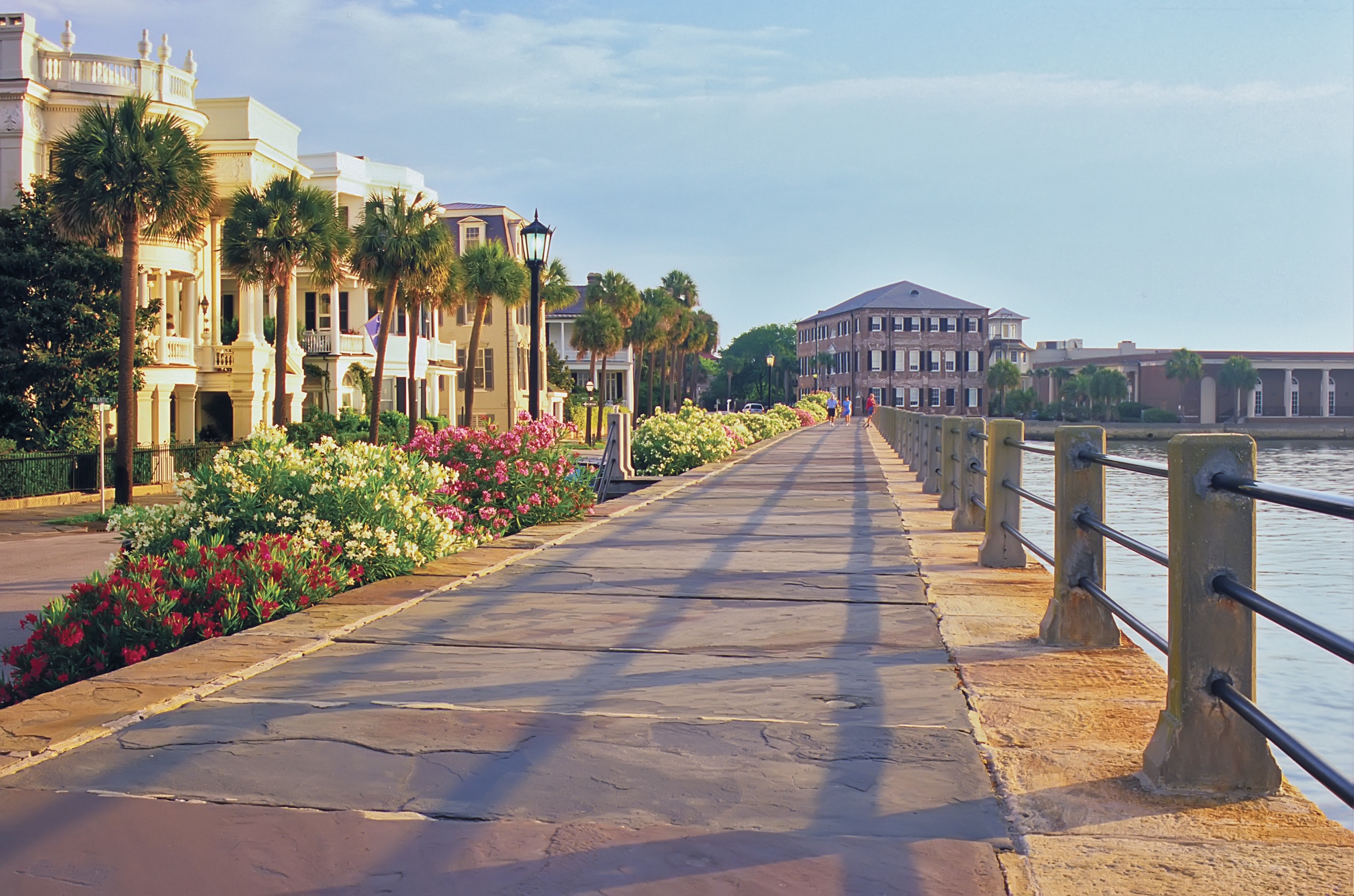 ExploreCharleston_HighBatterySeawall