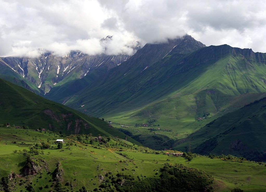 Khada_gorge_as_seen_from_Mt_Lomisi_(Photo_A._Muhranoff,_2011)