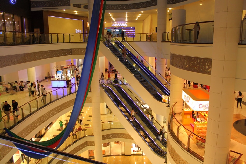 Inside Park Bulvar Mall where the cinema is located | © Gulustan/WikiCommons