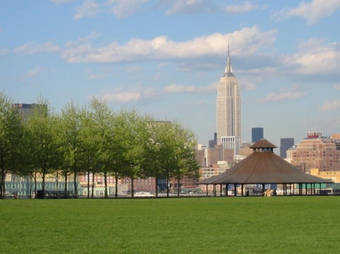 Pier_A_Park_lawn_&_gazebo_Hoboken_NJ