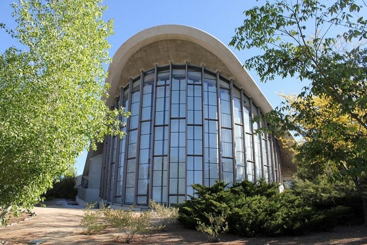 1024px-Fleischmann_Atmospherium_Planetarium