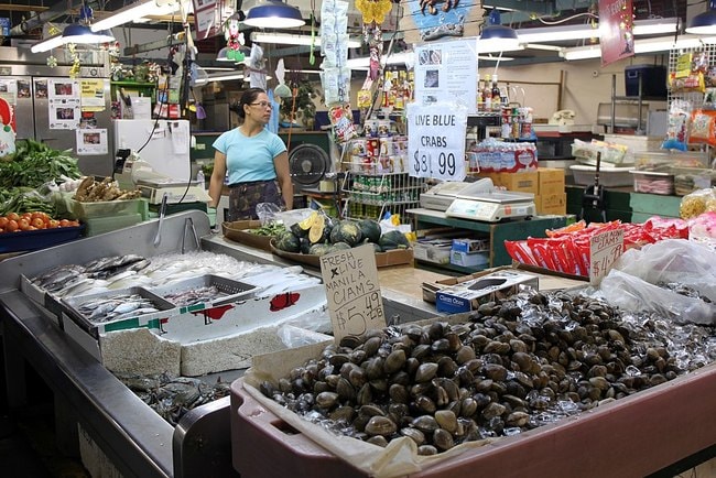 1024px-Manakea_Fish_Market_(15440383461)