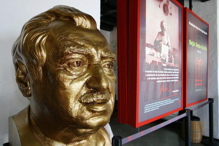 Bust of writer Jorge Amado
