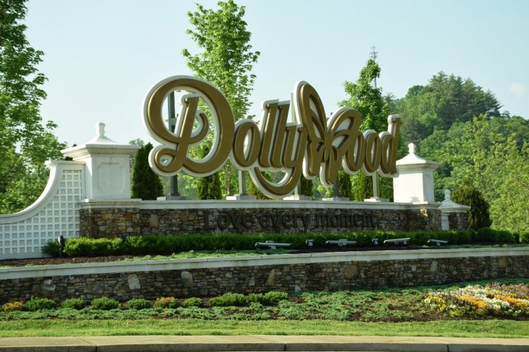 Dollywood sign