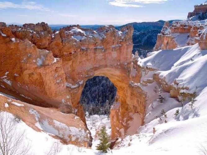 Arch in Bryce Canyon National Park - Utah - USA