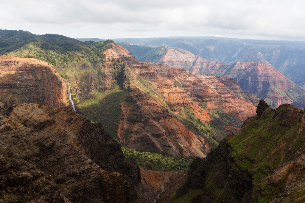 6 Reasons to Visit Kauai over Honolulu