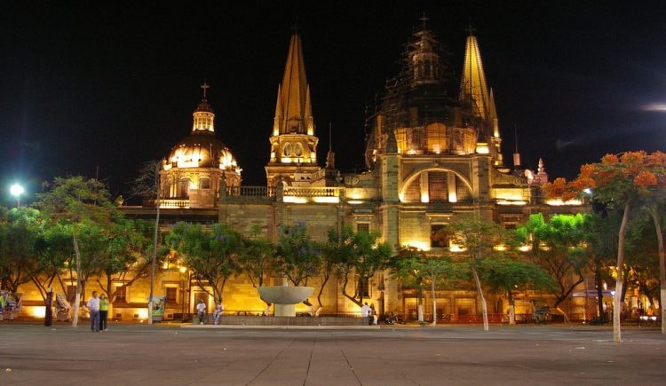 Guadalajara cathedral by night