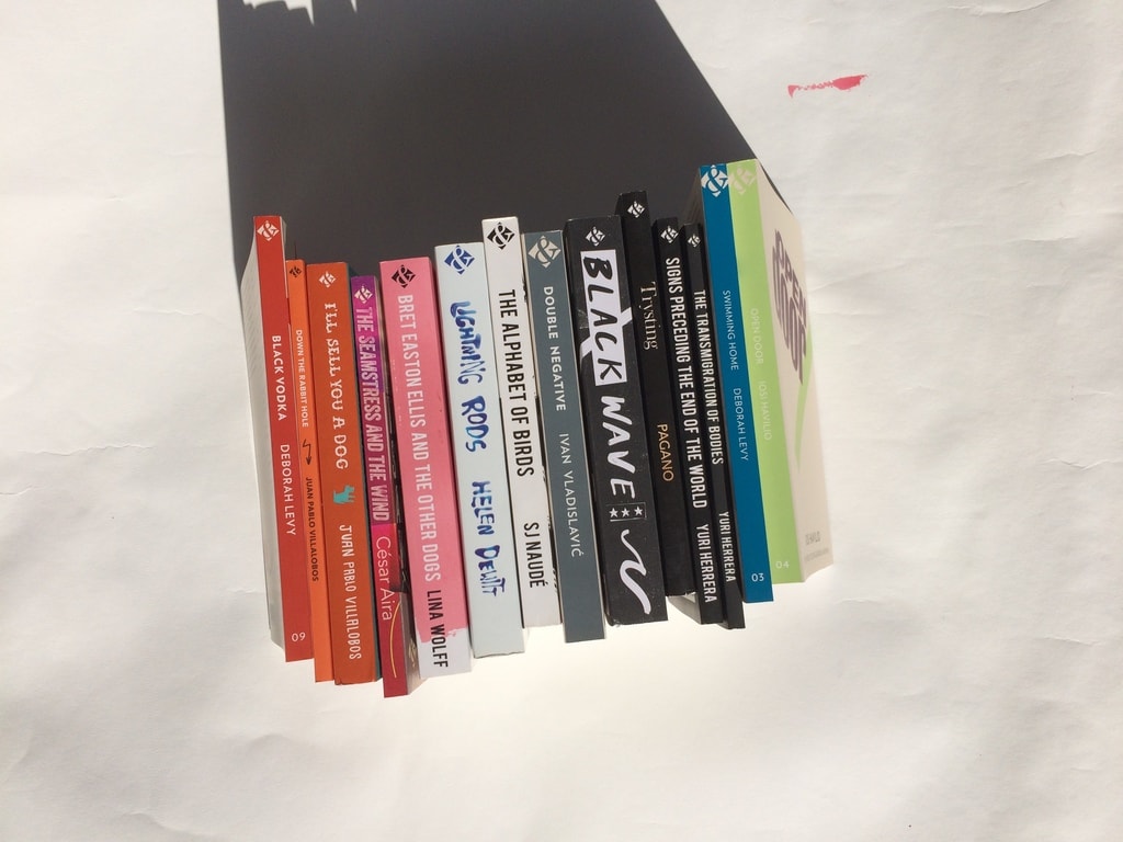 Book stack horizontal