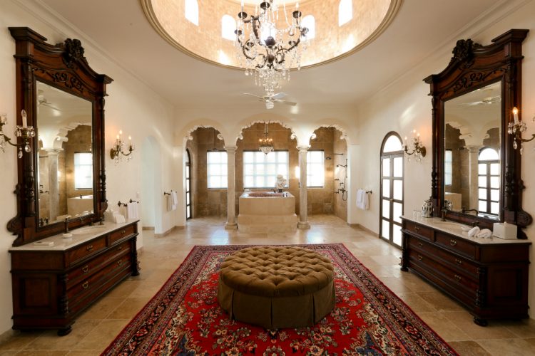 elizabeth-taylor-suite-bath-howard-wise-7y3a8609