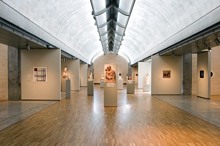 The Kimbell Art Museum has a permanent collection of 350 pieces of art