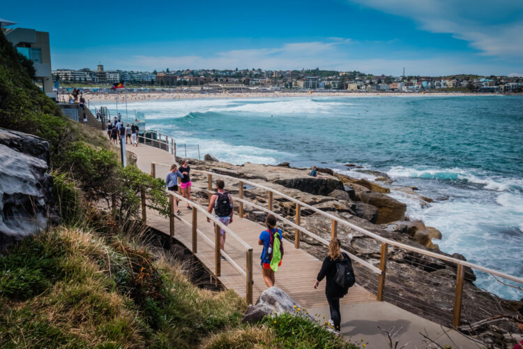 bondi to coogee costal walk in sydney