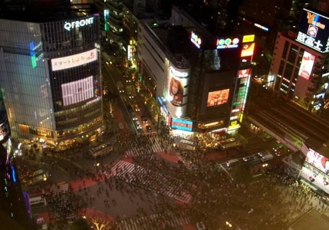 Shibuya_crossing_2-650x455