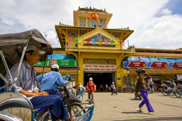 Colorful Binh Tay Market, | © Peter Stuckings/Shutterstock