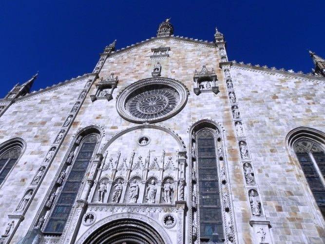 2048px-duomo_di_como
