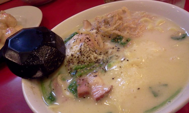 ramen-carbonara_kosuiten_hoie_osaka_japan