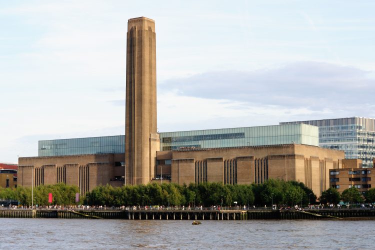 Tate Modern, national museum of international modern art, the disused Bankside power station, London, England, UK, Europe