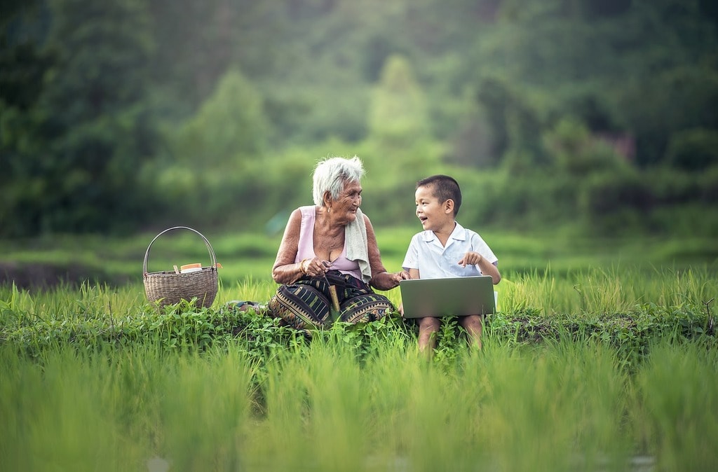 grandmother-1822564_1280