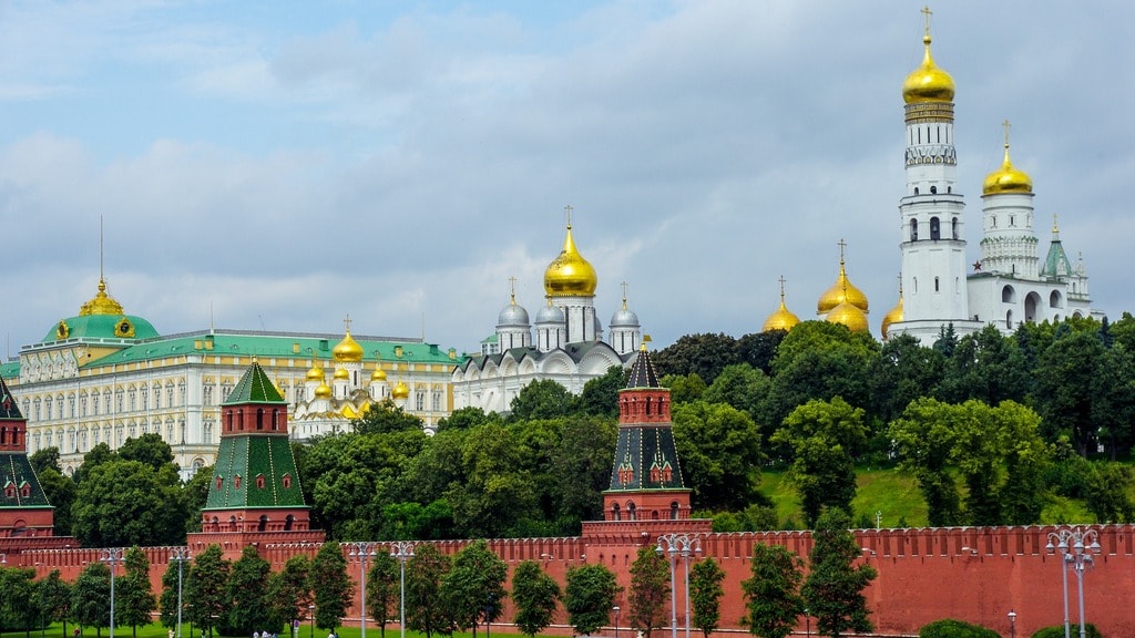 travel from moscow to st petersburg