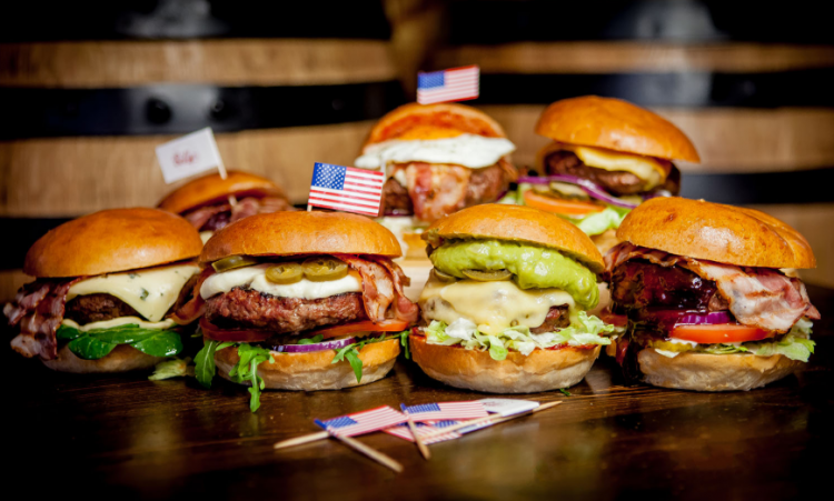 Burgers at Billy's American Bar and Grill | © Billy's