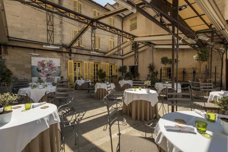 terrasse restaurant Christian Etienne avignon