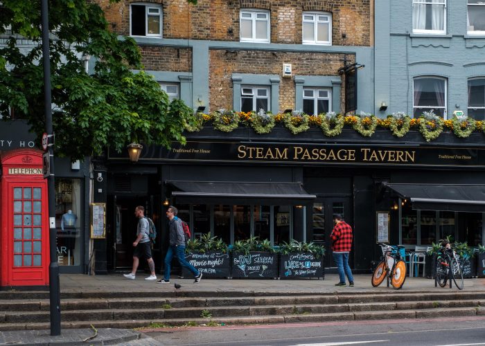 The steam Passage tavern, Upper street, London