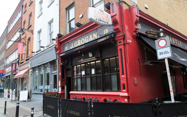 Grogans pub, South William Street, city centre Dublin.