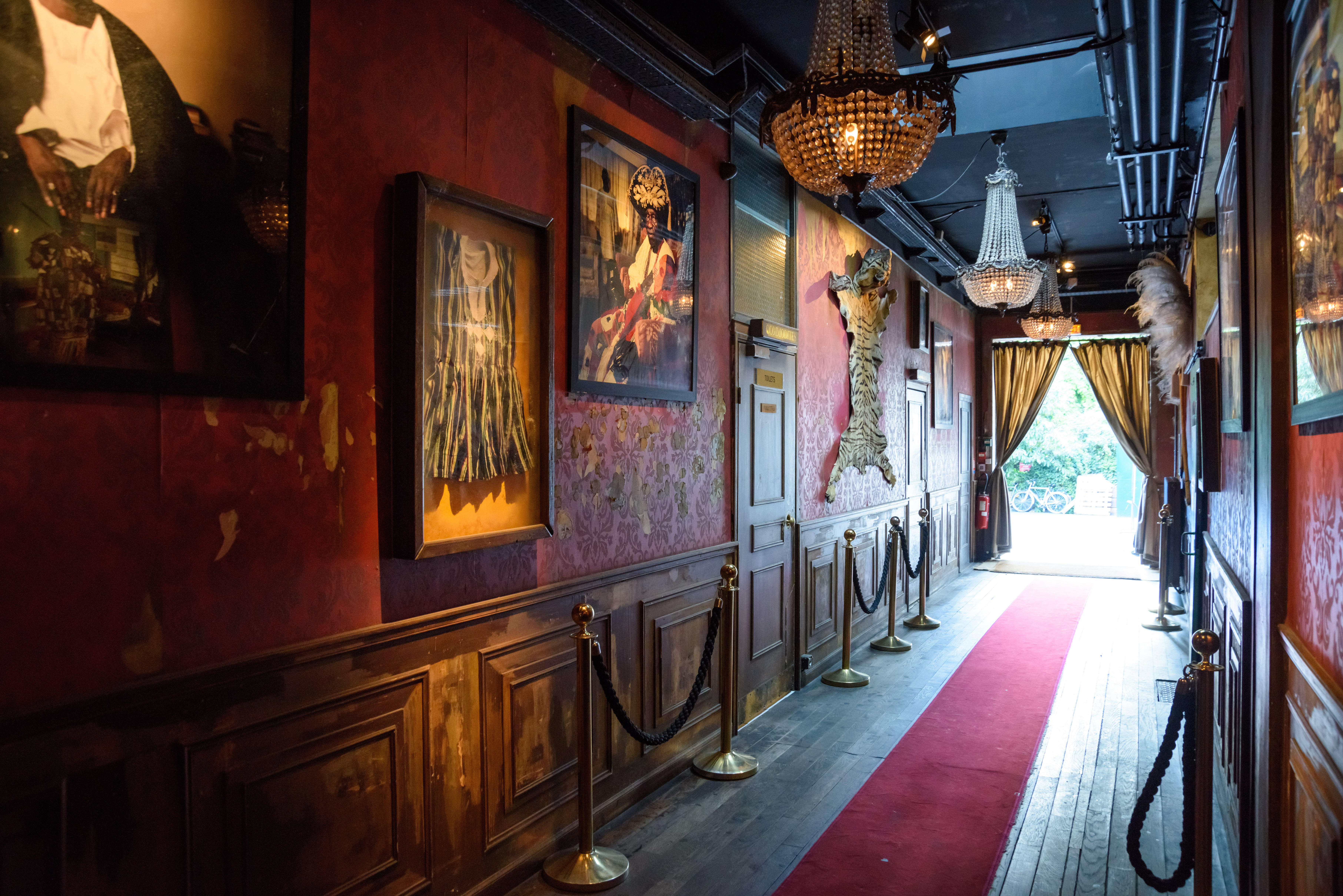 Paris, Bar-Restaurant Le Comptoir General (80 quai de Jemmapes, 75010 Paris)