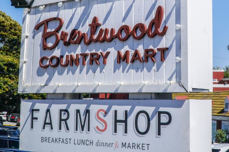 Famous Brentwood Country Market in Los Angeles - LOS ANGELES - CALIFORNIA
