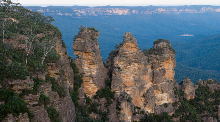 The Three Sisters © Diliff / Wikimedia Commons