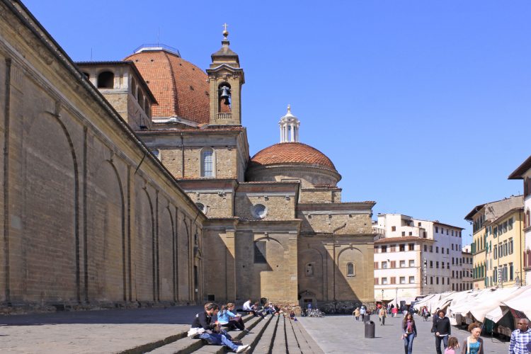 The Cappelle Medicee feature prominent tomb sculptures by Michelangelo