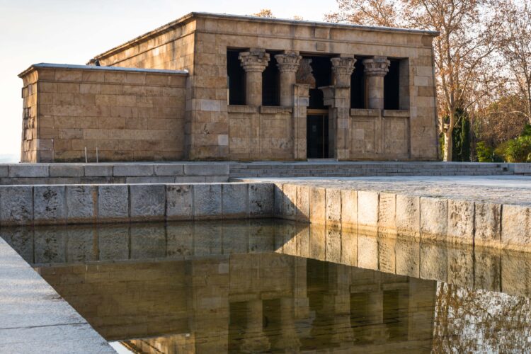 Templo de Debod, Nubian temple, dusk, a gift from the Egyptian government to Spain in 1968, Madrid, Spain, Iberian Peninsula,