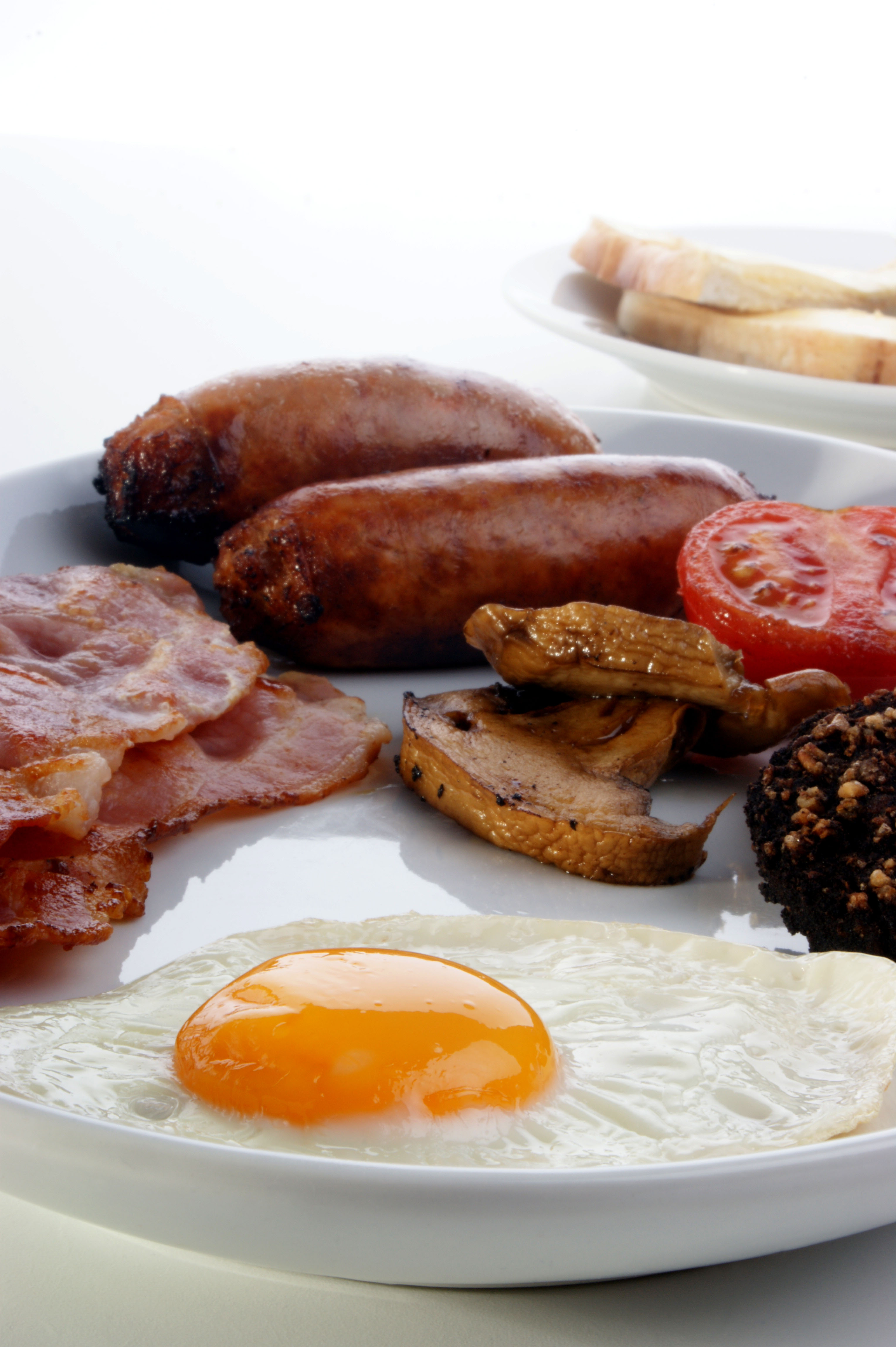 traditional irish breakfast on a large plate