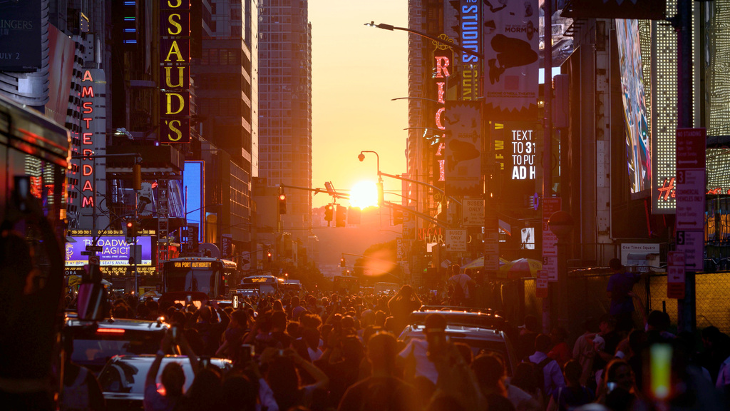 Where and When To See Manhattanhenge 2020 in New York City