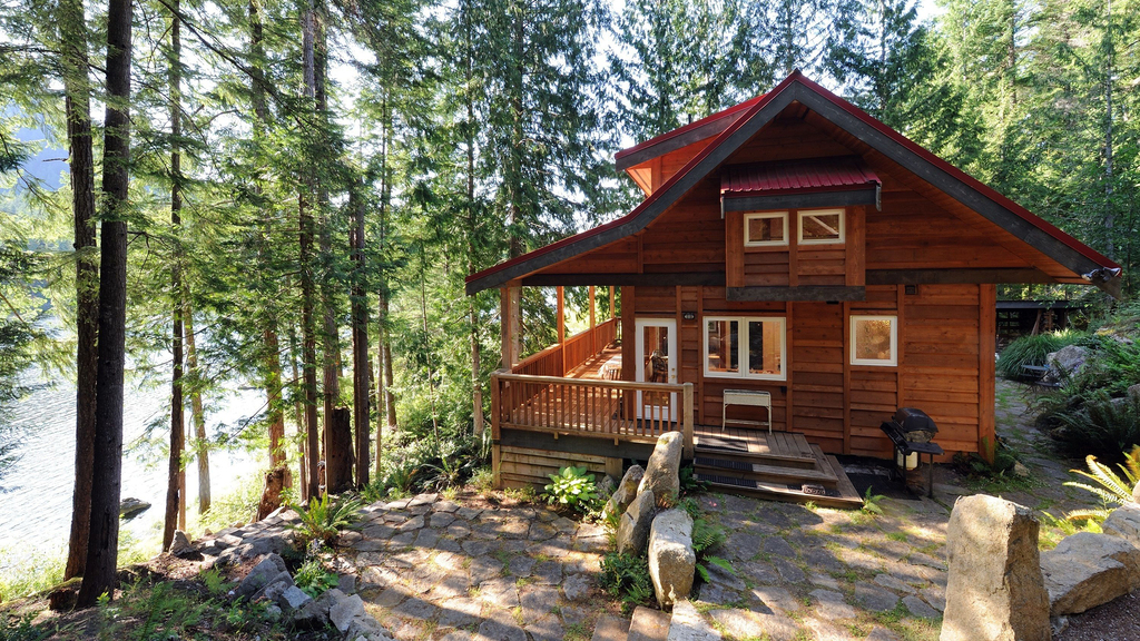Cozy Cabins in Canada That You’ll Want to Call Home