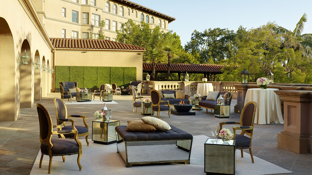 The Best Hotels to Book Near Six Flags Magic Mountain