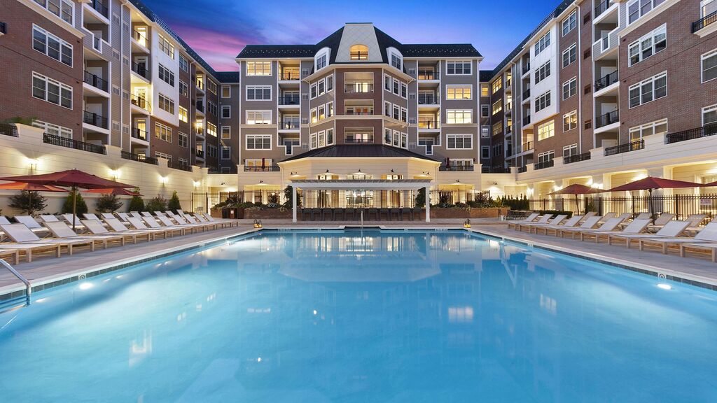 The Best Hotels to Book in Westbury, Long Island